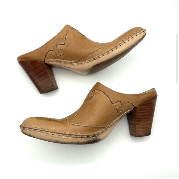 Frye Phoenix Mule Clog Leather Stacked Heel Tan Slip
On Pointed Toe Shoe 9.5 - Picture 7 of 8